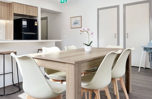 Werribee House | 2024Built/AC & Bath each Room/Study/TownCentre/SDA