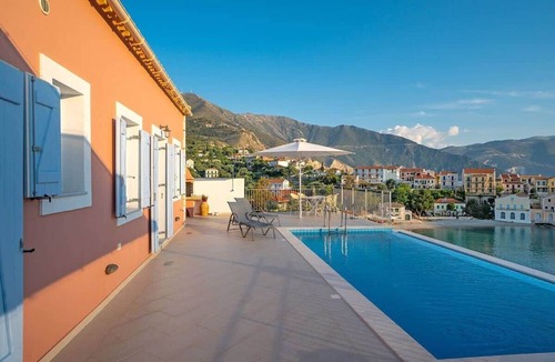 Frourion Villa | 2BR Villa Infinity Pool Sea View