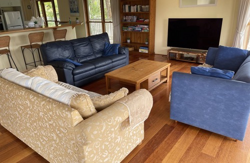 Mount Martha House | 3/4 acre Beach House, walk to beach & Mt Martha hamlet on Estuary boardwalk