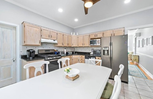 Beach Haven Apartment | *3rd to Beach*BIG DISCOUNTS Summer Weeks *CleanUPDTDVictorian*Across VeteranPrk