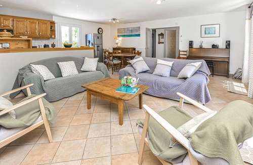 Eyragues House | 4 bedroom accommodation in Eyragues