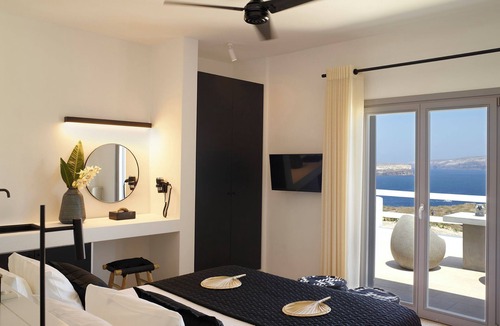 Akrotiri Hotel | Absolute Paradise Santorini- Adults Only