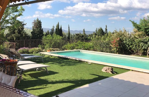 Eyragues Villa | Adorable villa with private swimming pool and a superb view of the mountains