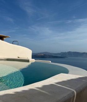 Akrotiri Villa | Akrorama private villas and suites