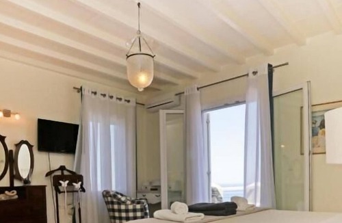 Ornos Villa | Amati Villa - Three Bedroom Villa, Sleeps 6