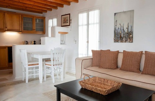 Ornos Villa | Amazing Mykonos Villa | 2 Bedrooms | Mykonian Style Pool House