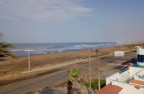 Huanchaco House | Apartment 201 facing the sea, beautiful beach.