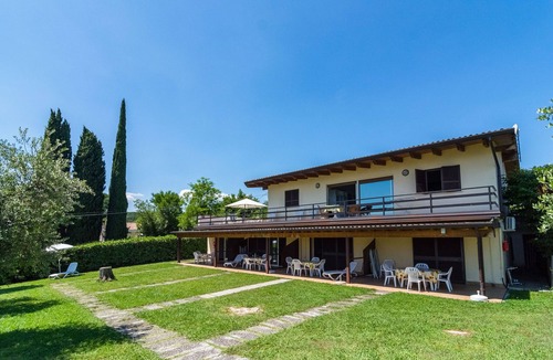 Villaggio Sanghen House | Apartment in Manerba near Lake Garda
