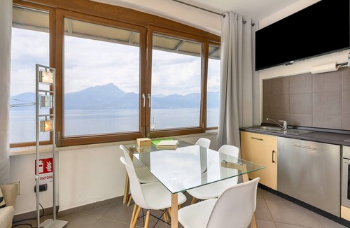 Frader Apartment | Apartment "Residence La Mignon Oleandri" with Lake View, Mountain View & Garden