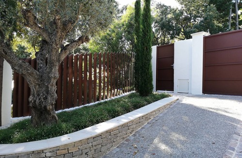 Grimaud Villa | Architect-designed villa with views of the sea and St. Tropez, fully air-conditioned