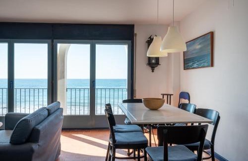 Altafulla Villa | AT303 Vistas de la playa de Altafulla, casa en primera línea