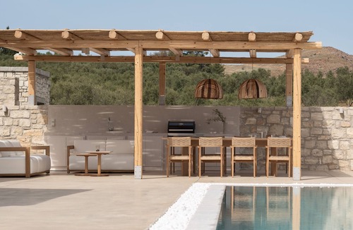 Geropotamos Villa | Ayali Villa I, a divine luxury homestay! Private Pool & Outdoor Whirlpool