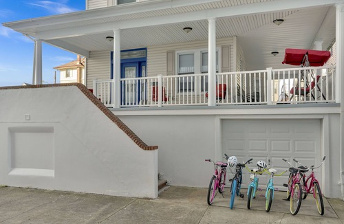Atlantic City House | Beach Block SHORE HOUSE 7BR Sleeps 16 Hot Tub! Ocean Views & Steps to Boardwalk