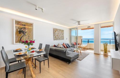 Fuengirola City Centre Apartment | BEACHFRONT - NEW LUXURY Apartment - 1ª Linea Playa - Fuengirola CITY CENTER - Private PARKING - Panoramic Sea Views -