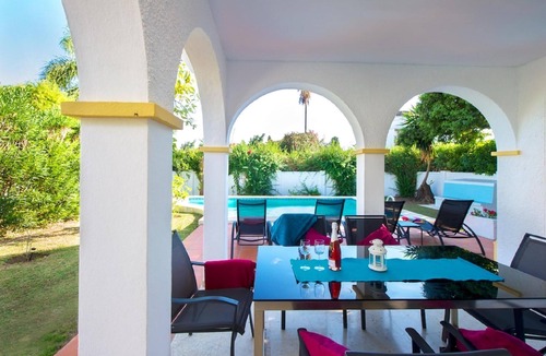 San Pedro de Alcantara Villa | Beachside Villa Linda Vista