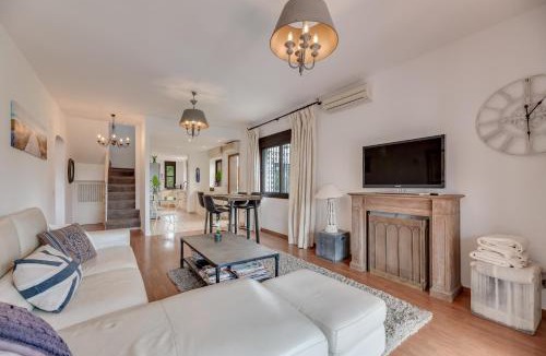 Carib Playa Villa | Beachside Villa in Carib Playa