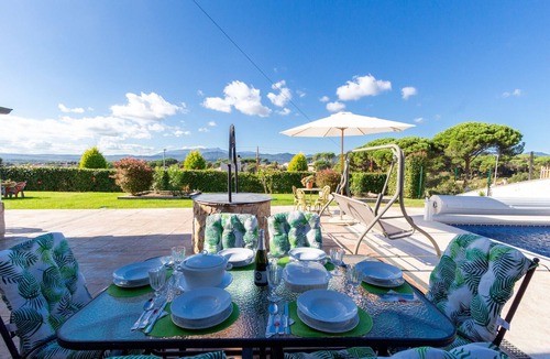 Sils Villa | Beautiful villa just 25 km from the beach of Lloret de Mar