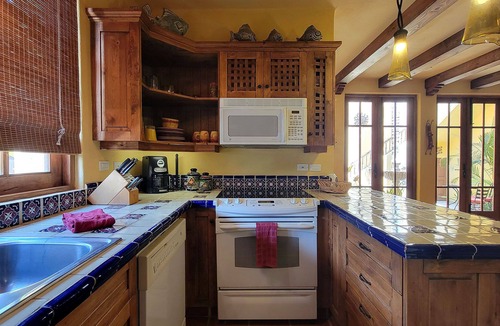 Nopolo House | BookStayHop - Casa Del Sol - Walking Distance to Beach ~ Sleeps 6 ~ Community P