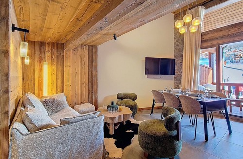 Saint-Martin-de-Belleville Apartment | Bright duplex at the foot of the slopes with balcony, 6 people
