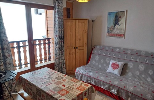Le Biot Apartment | Bright studio with balcony, mountain view, 25m²