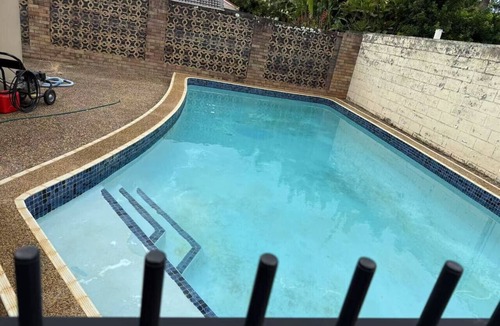 Robertson Condo | Budget 1-Bed Studio Near Top Malls & Transit!