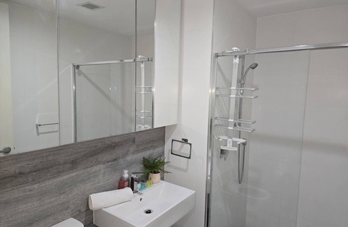 Camperdown Apartment | Camperdown one 08 Close to bus stop & SYD CBD easy