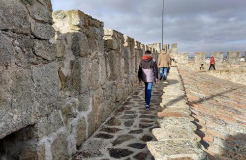 Manzaneque House | Castillo de Orgaz gratis la entrada y cerca del Puy du Fou hoy!