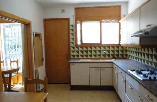 Torredembarra Villa | Charming 3-Bedroom House with Garden & BBQ, 200m from Marina in Torredembarra