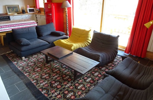 Plan Peisey Ski Chalet | Charming chalet for 8 in Plan Peisey, near slopes, with fireplace and WIFI