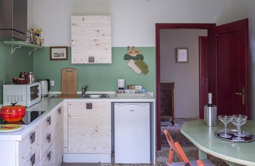 Favaro Veneto Villa | Charming Venetian style Villa with garden and patio, Free park and free Wi-Fi.