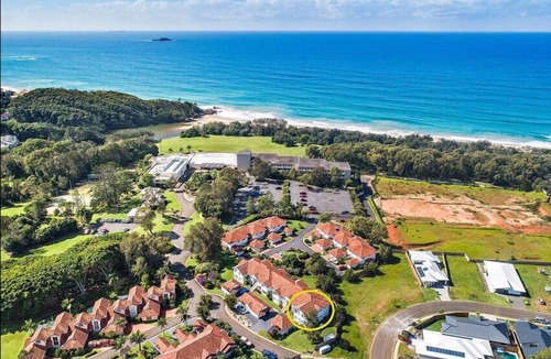 Korora Villa | Coffs Harbour beach side Villa Korora. Long term bookings available