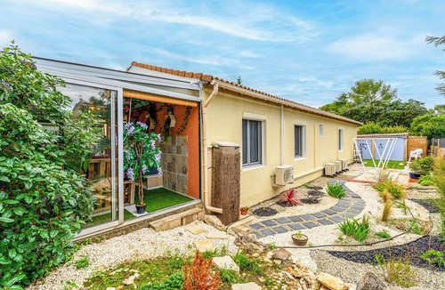 Villeneuve-les-Avignon Villa | Comfortable family villa with pool and air conditioning in Provence