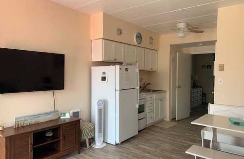 Wildwood Condo | Comfy condo 1 block to beach and boards. Perfect for your family beach vacation!