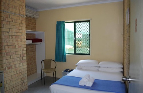Coolum Beach Hotel | Coolum Budget Accommodation
