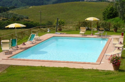 San Gimignano Apartment | Cosy apartment for 4 guests with A/C, WIFI, pool, pets allowed and panoramic view