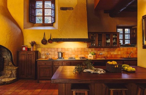 Sant Pere de Torello Villa | Country House 'Mas Redortra' with Mountain View, Wi-Fi and Air Conditioning