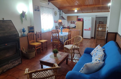 Moratalla House | Country House 'El Serrano' with Mountain View, Wi-Fi and Air Conditioning