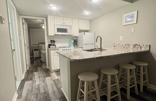 Cape May - Wildwood Condo | Cozy 1-bedroom condo in beautiful North Wildwood with Two Heated Pools