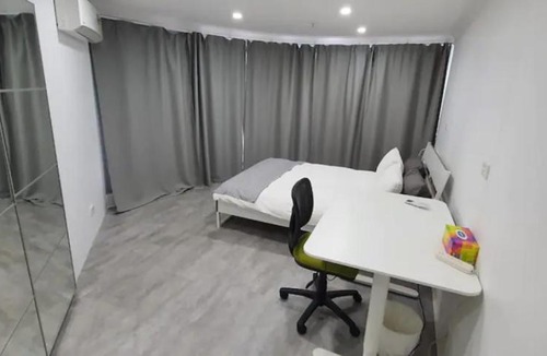 City East Apartment | Dana-Spacious Private Room in Shared 2-Bedroom Apartment-2