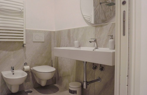 Rione XVIII Castro Pretorio House | Deluxe Double with Balcony (#102)