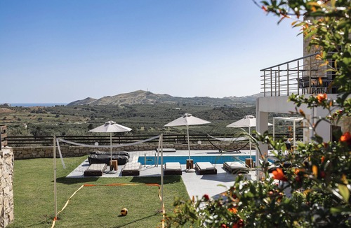 Geropotamos Villa | Dimokritos Villa VI, Family Stay with Lawn & Play