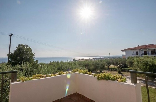 Gerakini Apartment | Duplex Gerakini Apartment with Pool