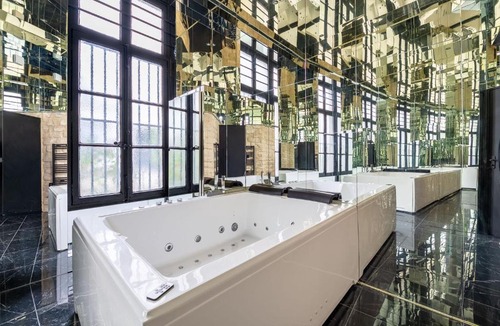 9th Arrondissement Apartment | Duplex with Jacuzzi l 15 min from Montmartre