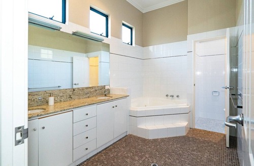 East Perth House | East Perth - River Front Indulgence