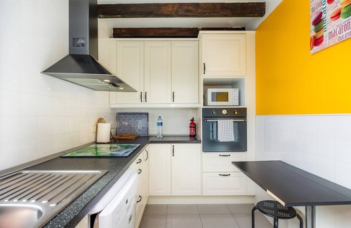 Moscari Apartment | Edificio duplex can roses