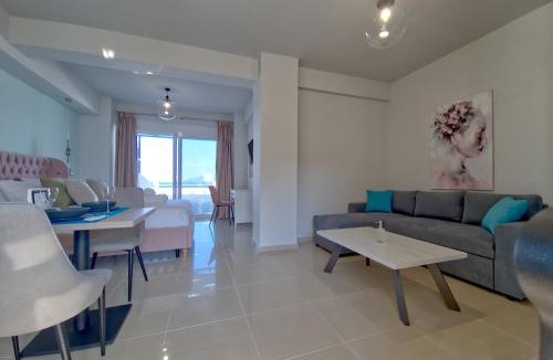 Platanitis Apartment | Epipleon Luxury Suites -106- Δωμάτιο 40τμ με βεράντα 45τμ μπροστά στην θάλασσα