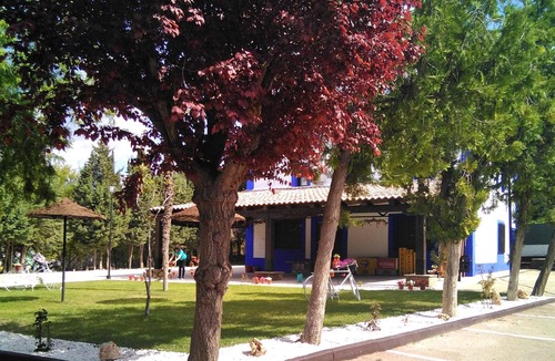 Villacanas Villa | Homerez - Villa for 13 ppl. with swimming-pool at Villafranca De Los Caballeros