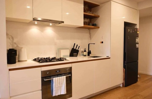 Balwyn Apartment | Executive Stay Quiet 2B2B Study Tram at Door