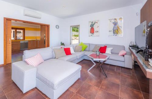 Arta Villa | Finca Bionic