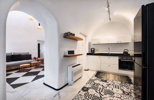 Fira Villa | Fira 2-Bed Villa, Sleeps 4, Hot Tub & Pet Friendly